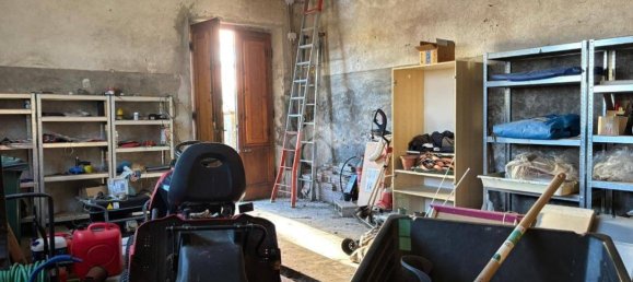 3 bedrooms House in Lucca, Italy No. 164664 3