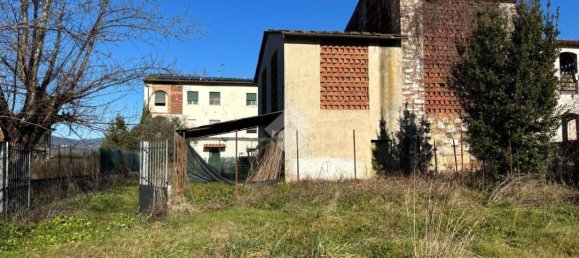 3 bedrooms House in Lucca, Italy No. 164664 10