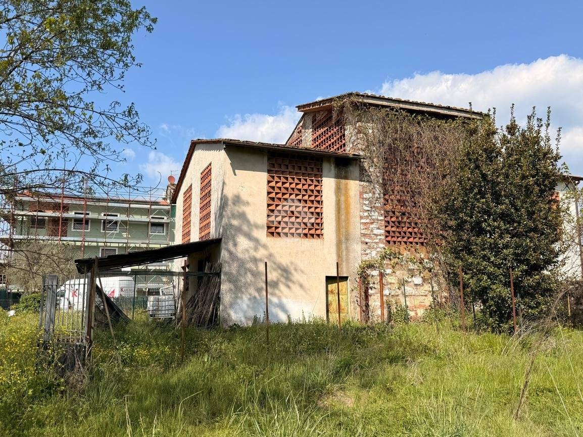 3 bedrooms House in Lucca, Italy No. 164664