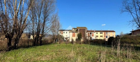 3 bedrooms House in Lucca, Italy No. 164664 2