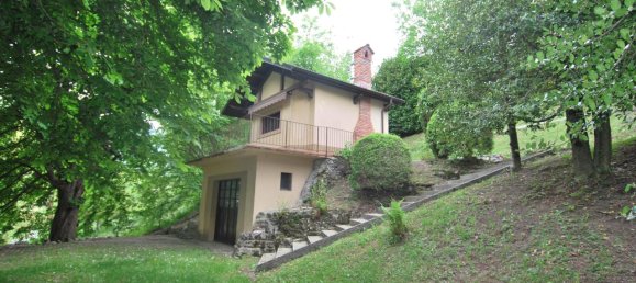 18 rooms Villa in Alta Valle Intelvi, Italy No. 13708 9