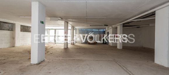 Garaje en Rome, Italy 330 m² No. 263294 4