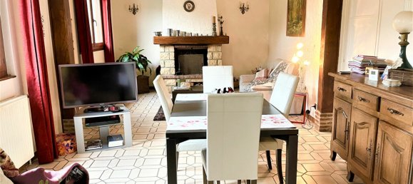 Casa de 3 dormitorios en Jargeau, France No. 230991 3