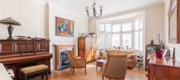 5 bedrooms House in Finchley, United Kingdom No. 3617 5