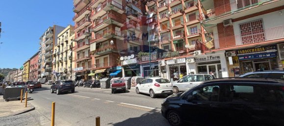 3 rooms Apartment in Naples, Italy No. 268067 2