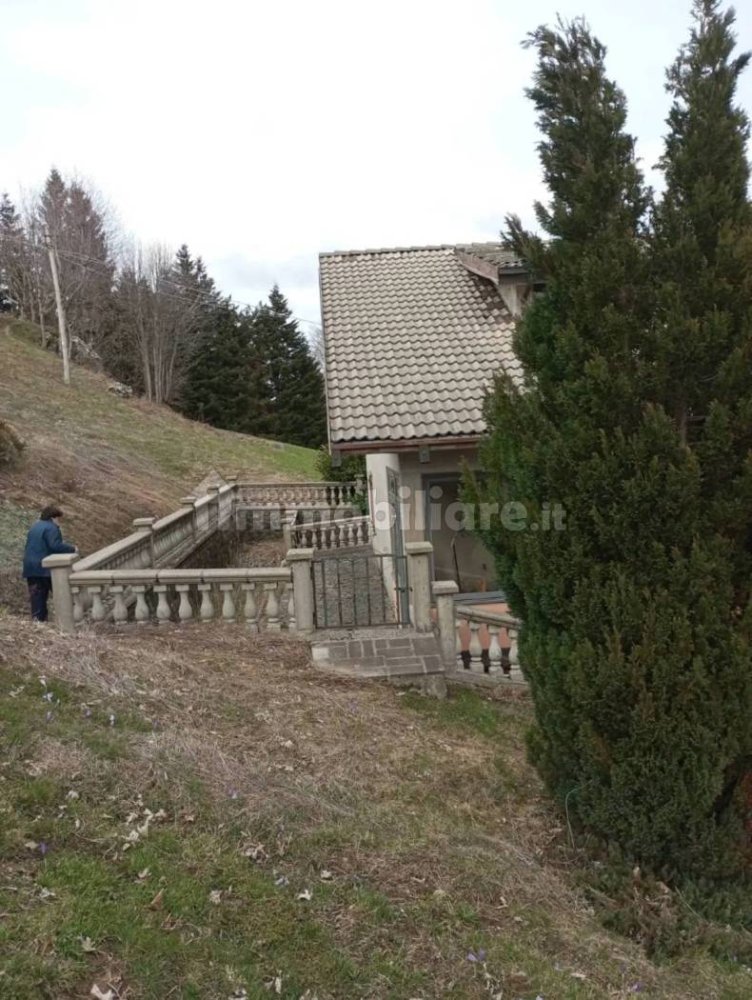 6 bedrooms House in Frassinoro, Italy No. 206676