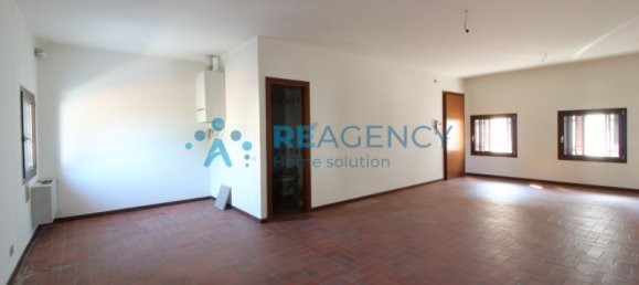 230m² Building in Thiene, Italy No. 351447 12