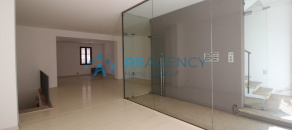 230m² Building in Thiene, Italy No. 351447 2