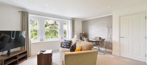 2 bedrooms Apartment in Surbiton, United Kingdom No. 9960 2