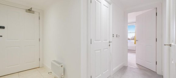 2 bedrooms Apartment in Surbiton, United Kingdom No. 9960 8