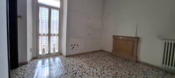 Apartamento de 4 habitaciónes en Sulmona, Italy No. 107276 8