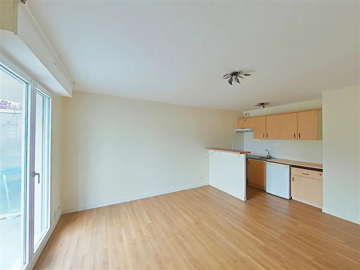 Studio à Joué-lès-Tours, France No. 241465