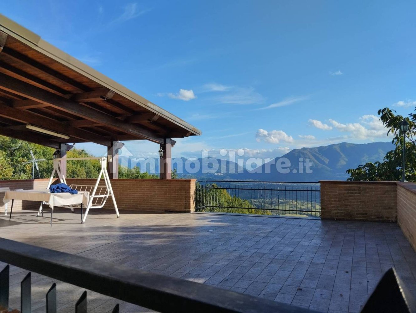 Дом с 3 спальнями в Альвито, Италия № 117196