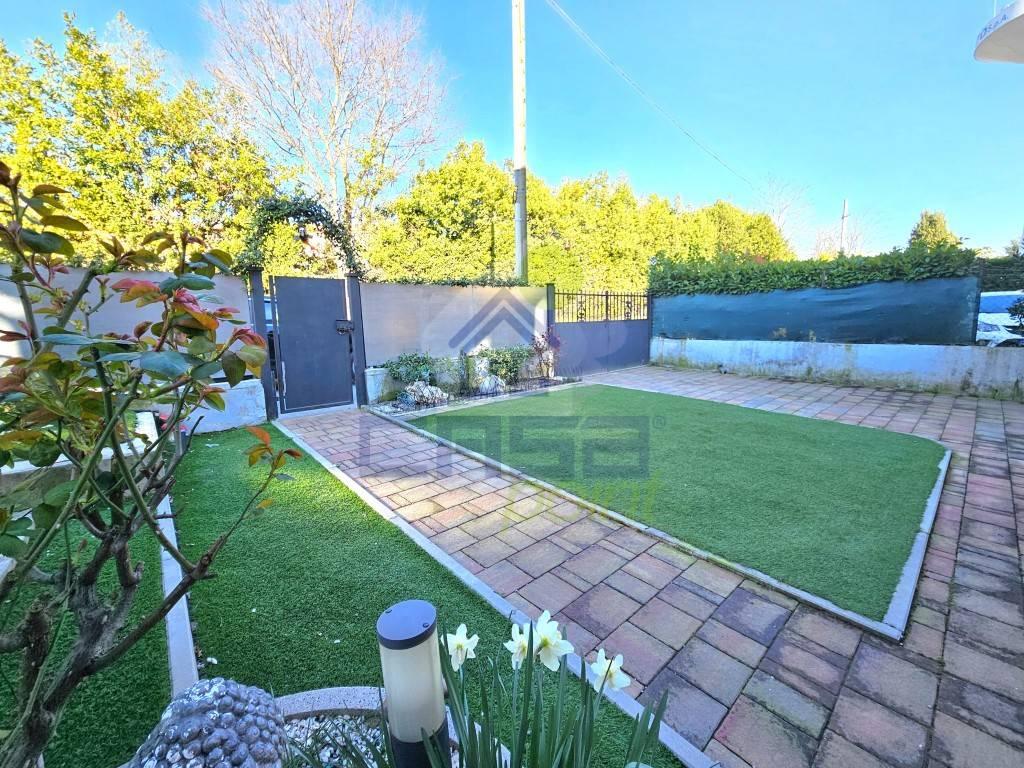 Casa de 3 divisões em Lonato del Garda, Italy N.º 38067