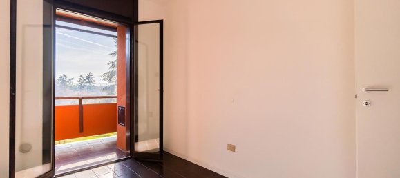 3 rooms Apartment in Basiglio, Italy No. 105068 5