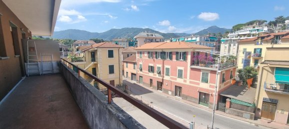 Квартира с 2 комнатами в Рапалло, Италия № 12647 3