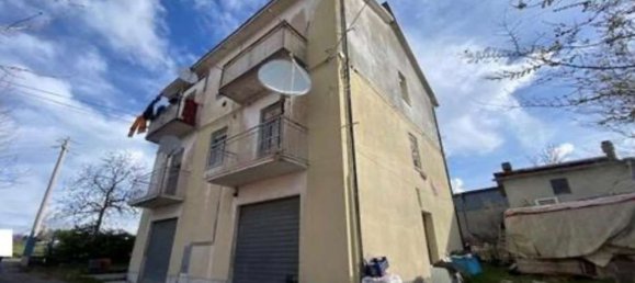 6 rooms Apartment in Zocca, Italy No. 95520 3