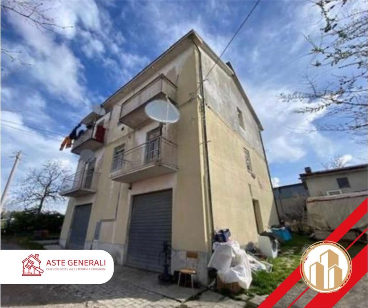 6 rooms Apartment in Zocca, Italy No. 95520