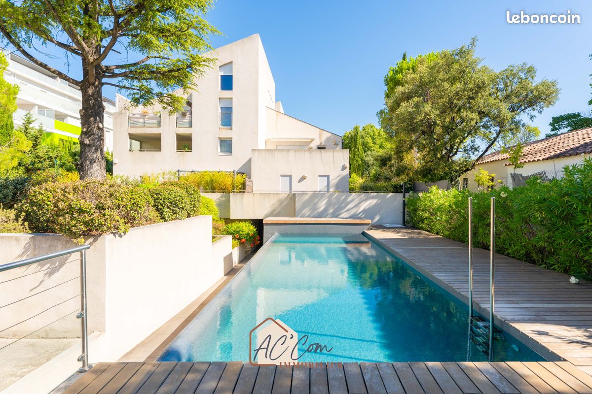 Apartamento de 2 dormitorios en Marseille, France No. 318653