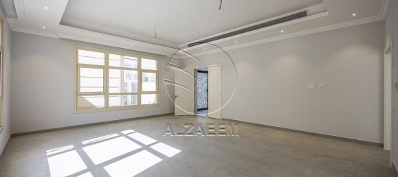 10 bedrooms Villa in Abu Dhabi, UAE No. 29397 5