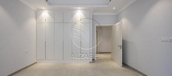 10 bedrooms Villa in Abu Dhabi, UAE No. 29397 16