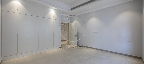 10 bedrooms Villa in Abu Dhabi, UAE No. 29397 17