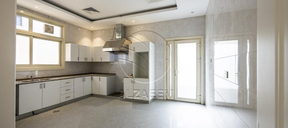 10 bedrooms Villa in Abu Dhabi, UAE No. 29397 7