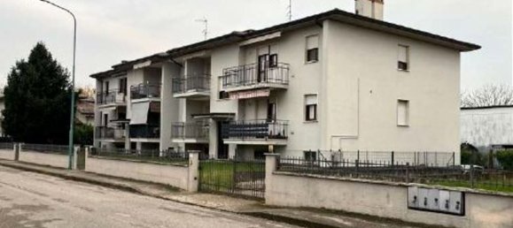 4 bedrooms Apartment in Porto Mantovano, Italy No. 359705 6
