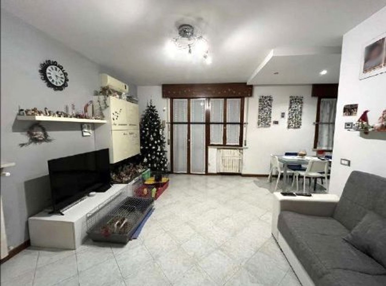 4 bedrooms Apartment in Porto Mantovano, Italy No. 359705