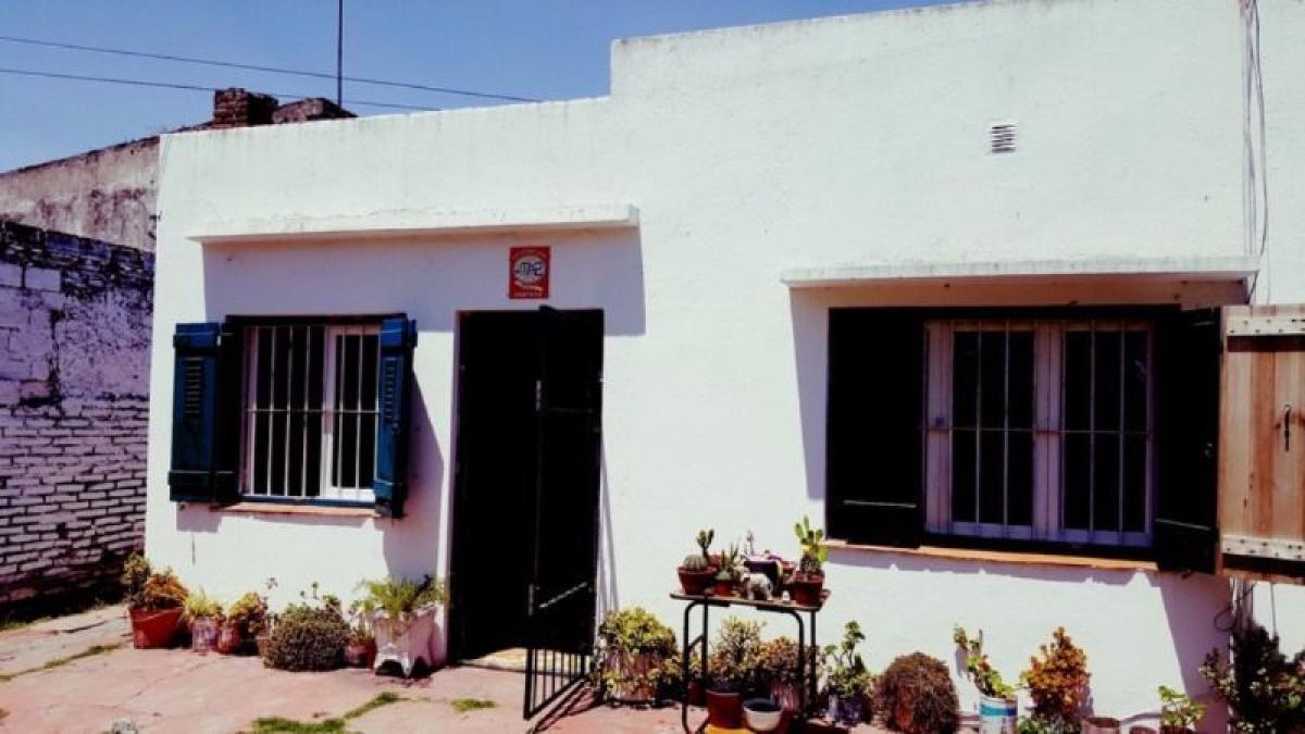 2 bedrooms House in Mar del Plata, Argentina No. 69108
