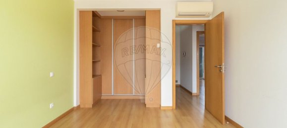 Дом с 4 спальнями в Мойта, Португалия № 181103 49