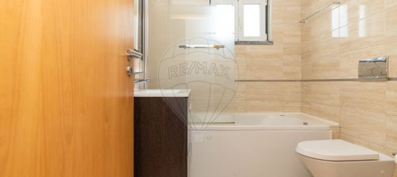 Дом с 4 спальнями в Мойта, Португалия № 181103 2