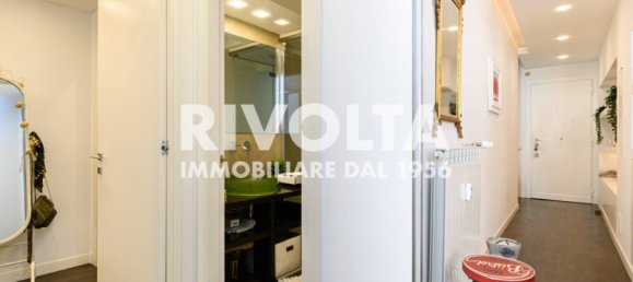 3 rooms House in Rome, Italy No. 381918 8