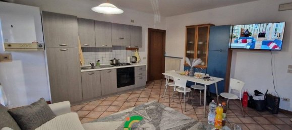 Квартира с 4 комнатами в Лория, Италия № 108307 2