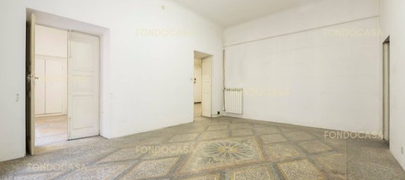 8 rooms Apartment in Genoa, Italy No. 35819 4