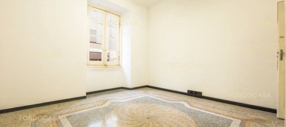 8 rooms Apartment in Genoa, Italy No. 35819 2