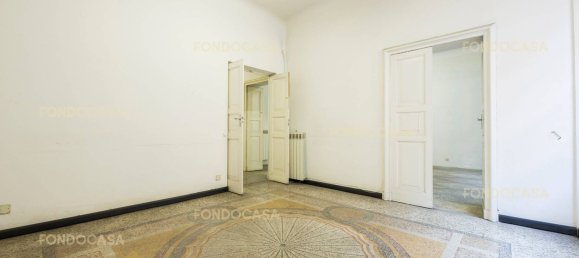 8 rooms Apartment in Genoa, Italy No. 35819 15