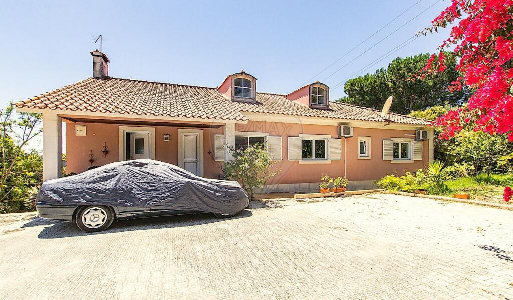 3 bedrooms Villa in Vila Franca de Xira, Portugal No. 170800
