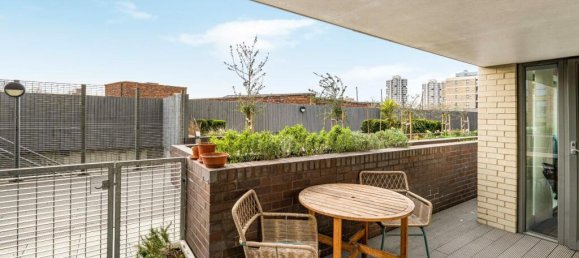 2 bedrooms Apartment in London, United Kingdom No. 12383 9