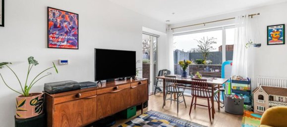 2 bedrooms Apartment in London, United Kingdom No. 12383 12