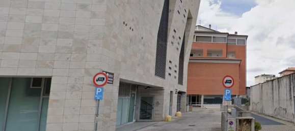 Garagem em Prato, Italy 298 m² N.º 298475 2