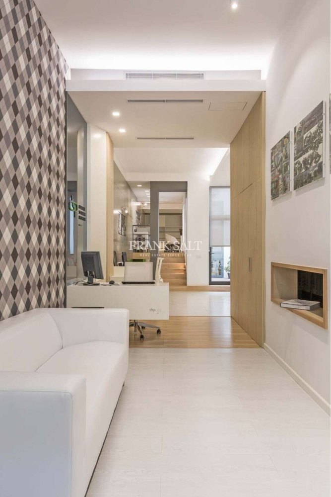 80m² Office in Gzira, Malta No. 12058