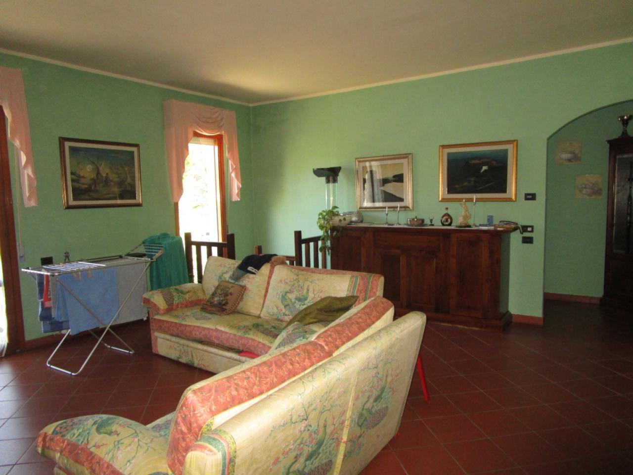 3 rooms Apartment in Montevarchi, Italy No. 40408