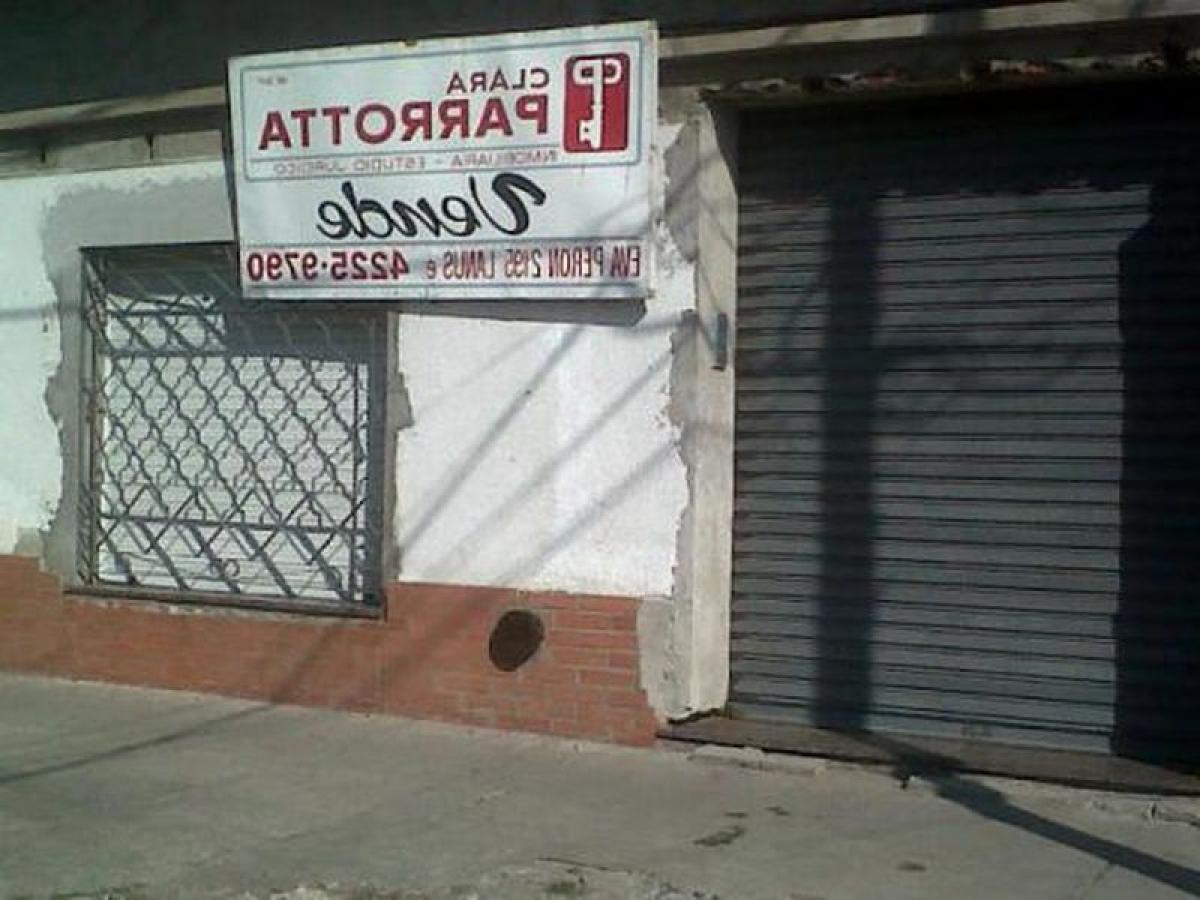 3 bedrooms House in Lanus, Argentina No. 67766