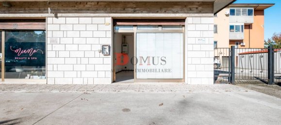 1غرفة عقار تجاري في Castelbelforte, Italy رقم 142134 2