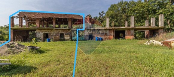 3 bedrooms House in Cossato, Italy No. 77980 3