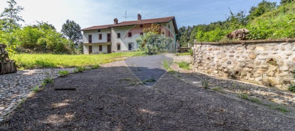 3 bedrooms House in Cossato, Italy No. 77980 47