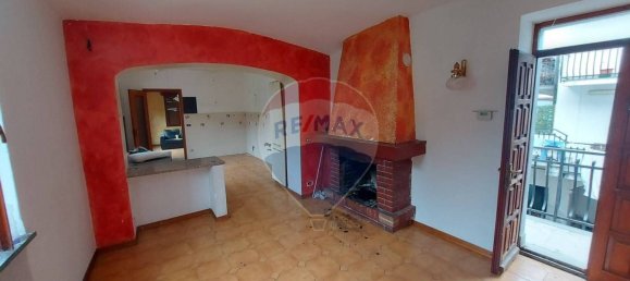 2 bedrooms Apartment in Gemonio, Italy No. 174181 4
