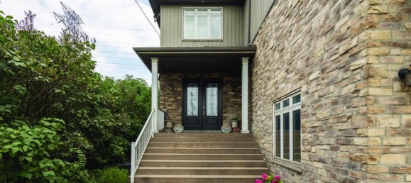 4 Schlafzimmer Haus in Hamilton, Canada, Nr. 688 3