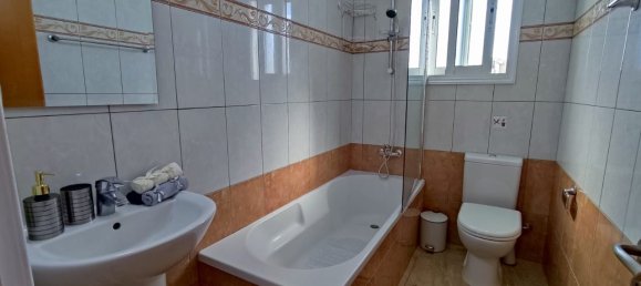 2 bedrooms Apartment in Geroskípou, Cyprus No. 33844 5